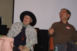 Photo of Liu Chun-jo and Bell Yung at the 40th anniversary conference in 2009